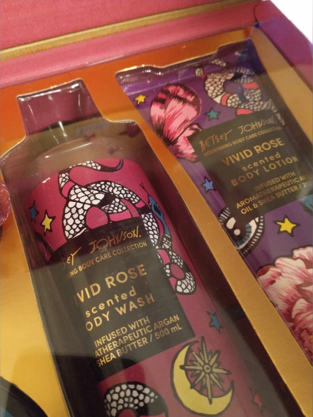 Betsey Johnson Body Care Gift Set, 5 Pieces, Luxury VIVID ROSE Scent Full Size